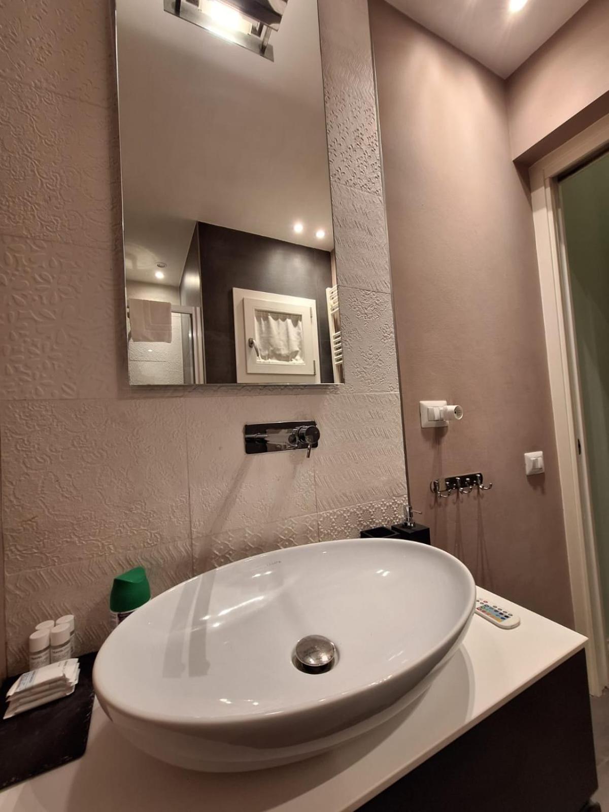 Fiorino Duomo Cozy Suite By Oteego Флоренция Экстерьер фото